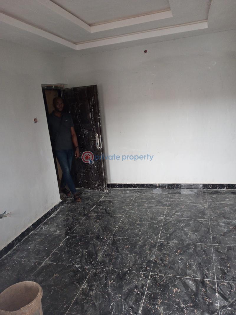 For rent 1 bedroom Mini Flat Pedro Gbagada Off Chaliboy Busstop Very
