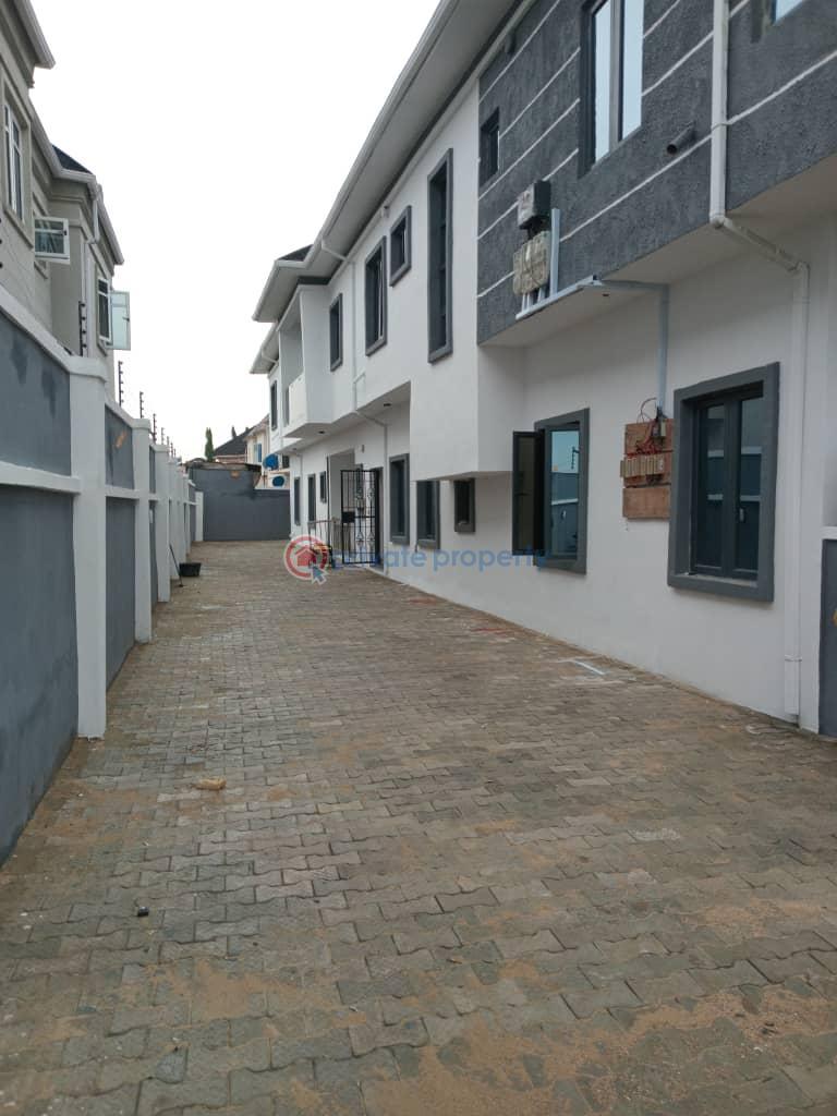 For rent 3 bedroom Flat & Apartment Unity Estate Badore Ajah Lagos