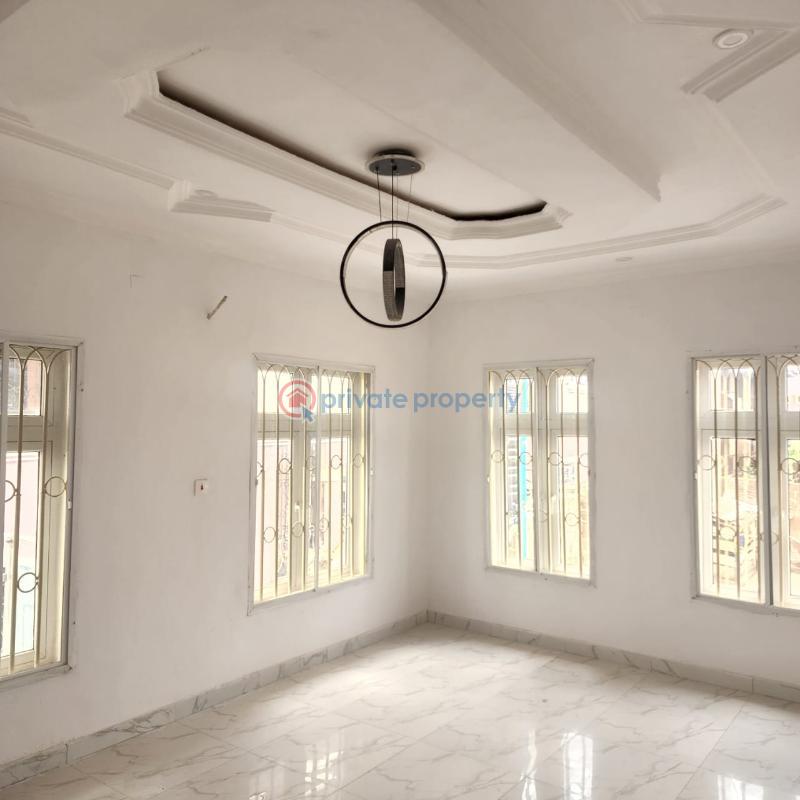 8 bedroom House For Sale Elebu Ibadan Oyo - 0