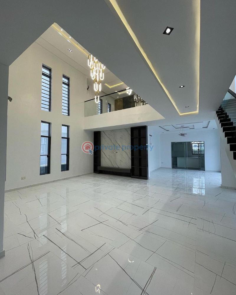 5 bedroom Detached Duplex For Sale Along Lekki Expressway Lagos - 1