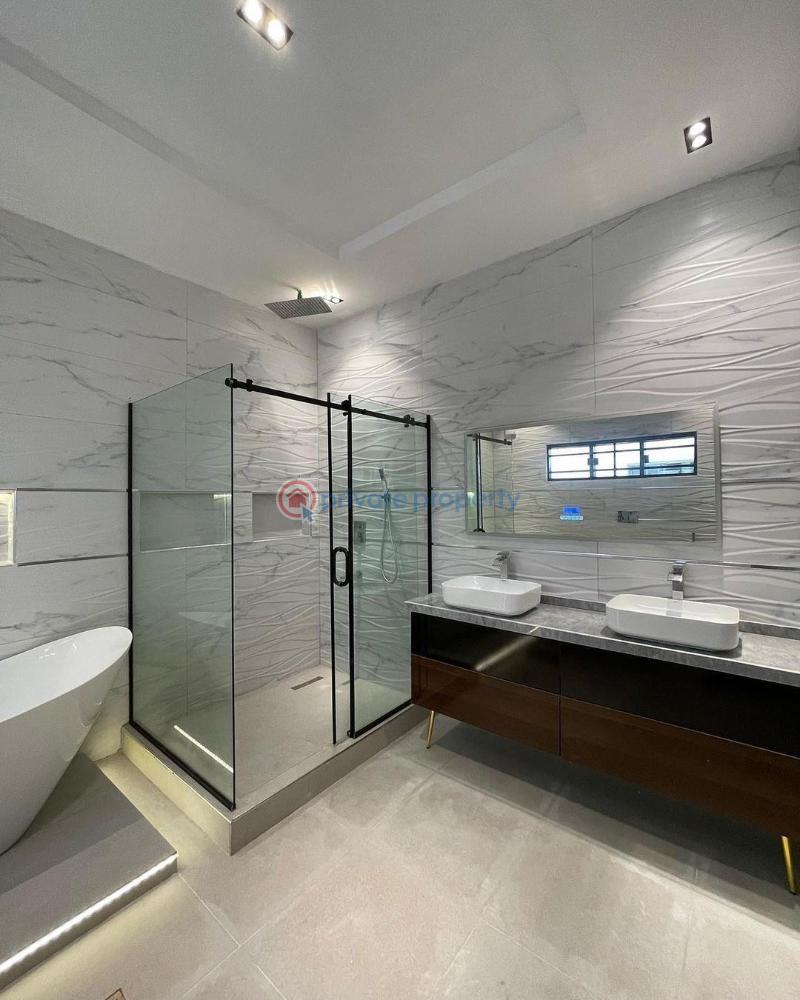 5 bedroom Detached Duplex For Sale Along Lekki Expressway Lagos - 6