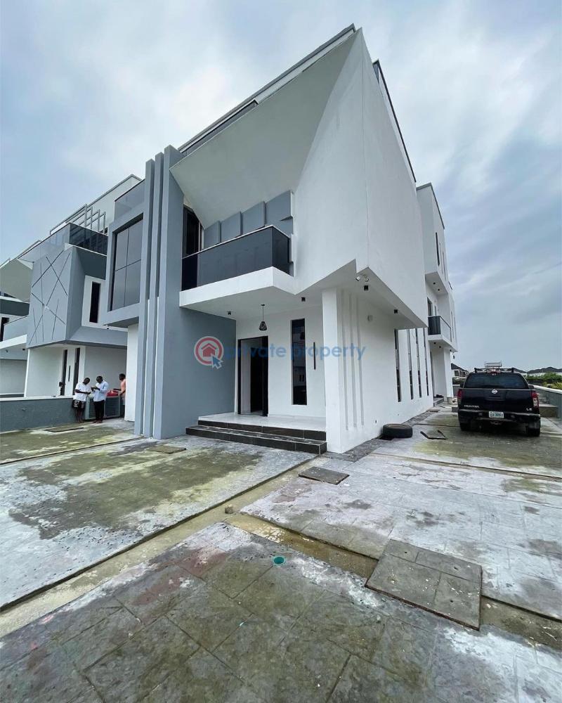 5 bedroom Detached Duplex For Sale Along Lekki Expressway Lagos - 0