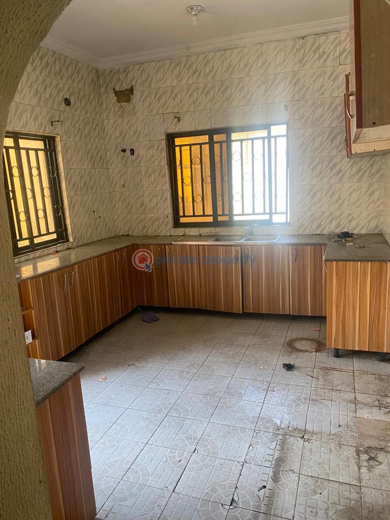 3 bedroom House For Rent Ikolaba Estate, Close To Bodija, Ibadan Oyo - 2