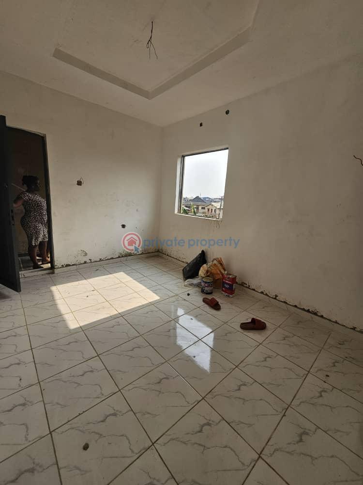 1 bedroom Self Contain For Rent Palmgroove Shomolu Lagos - 3