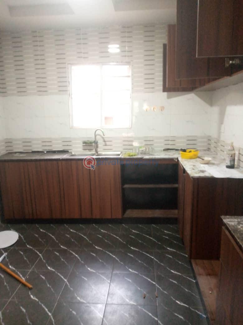 2 bedroom House For Rent Alagomeji Yaba Lagos - 4