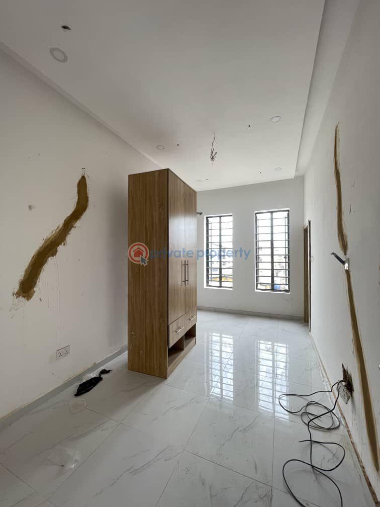 3 bedroom Flat & Apartment For Sale Yaba Lagos - 4