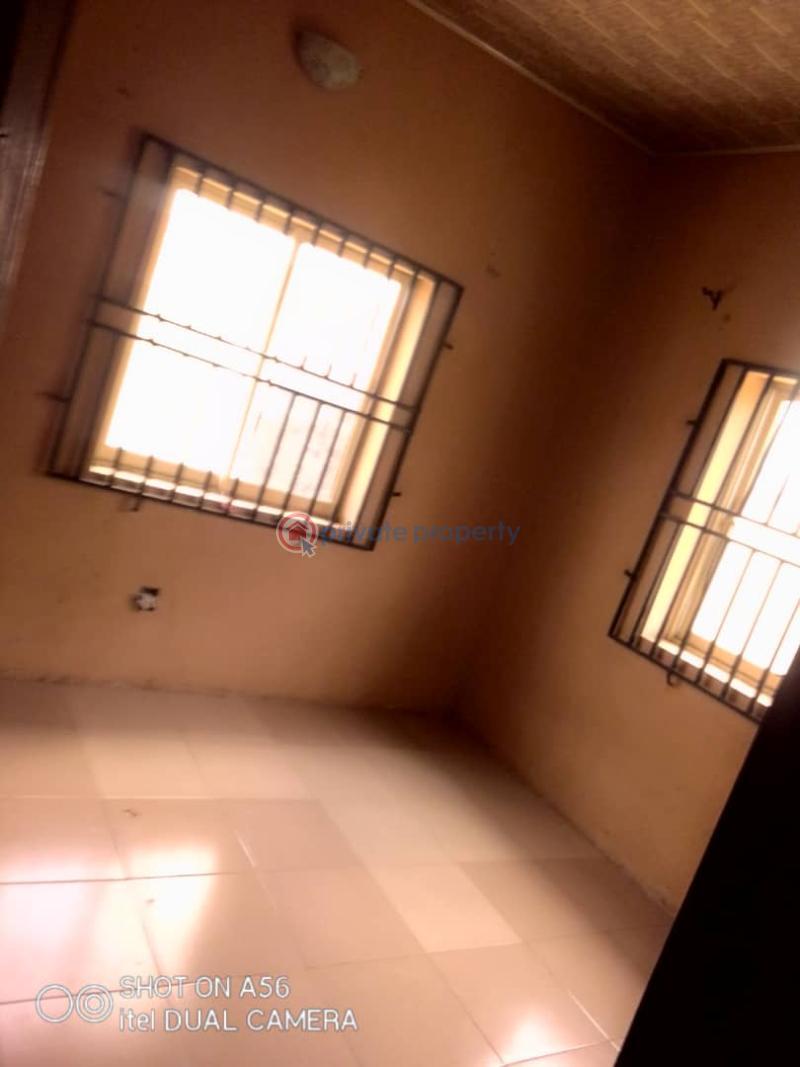 2 bedroom House For Rent Ireakari Estate Akala Express Ibadan Oyo - 3