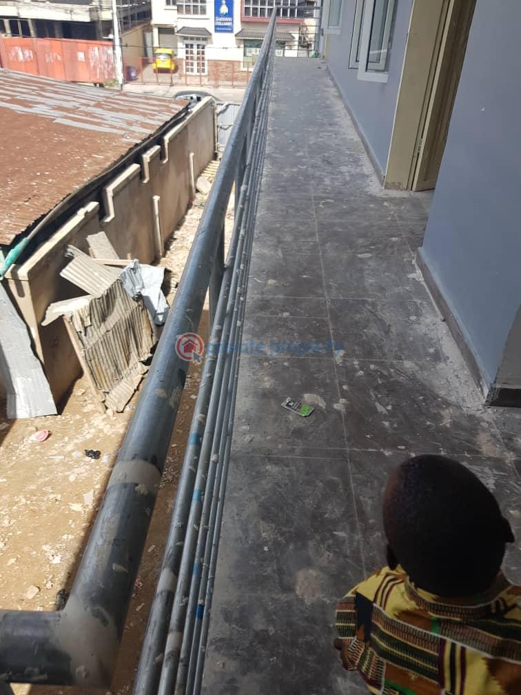 1 bedroom Shop For Rent Ogunlana Surulere Lagos - 2