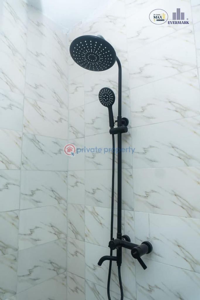 4 bedroom House For Sale De Castle Estate Orchid Road Lekki Lekki Phase 2 Lagos - 4