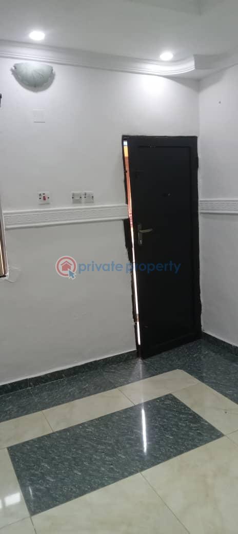2 bedroom Flat & Apartment For Rent Ebun Otti Estate Mende Maryland Lagos - 3