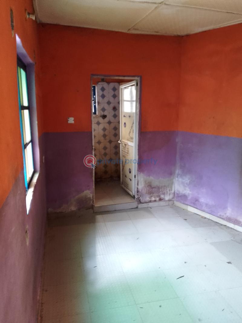 1 bedroom Self Contain For Rent Iyana Oworo Oworonshoki Gbagada Lagos - 2