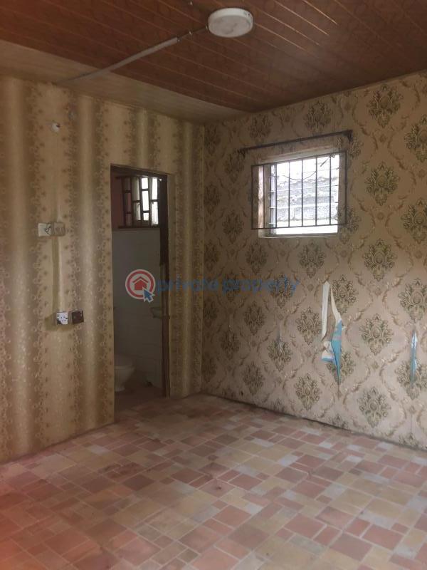 1 bedroom Self Contain For Rent Sabo Yaba Lagos - 4