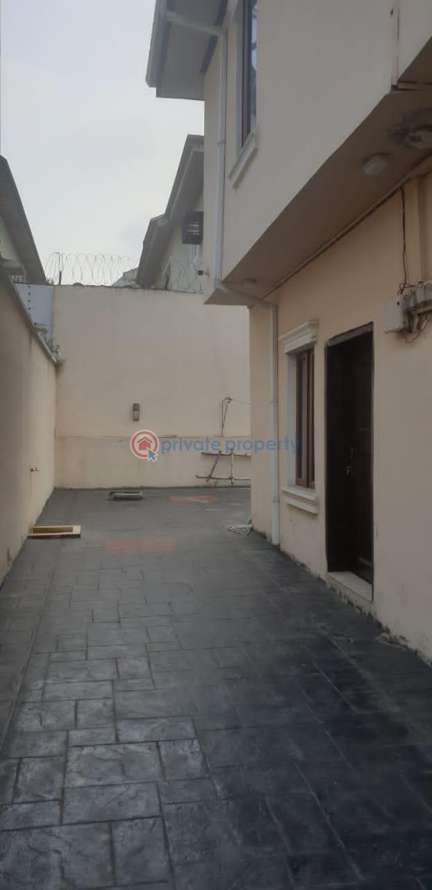 For rent 2 bedroom House Magodo Phase 2 Estate Magodo GRA Phase 2