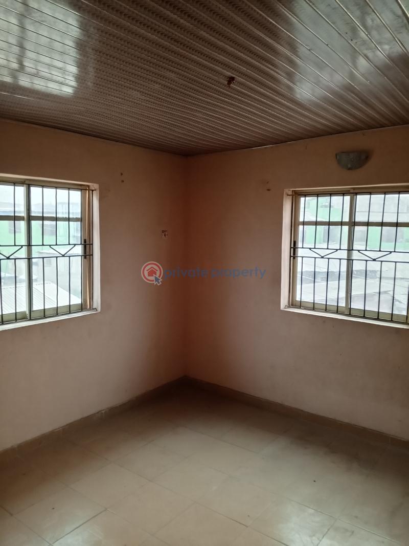 2 bedroom Flat & Apartment For Rent Iyana Oworo Oworonshoki Gbagada Lagos - 11