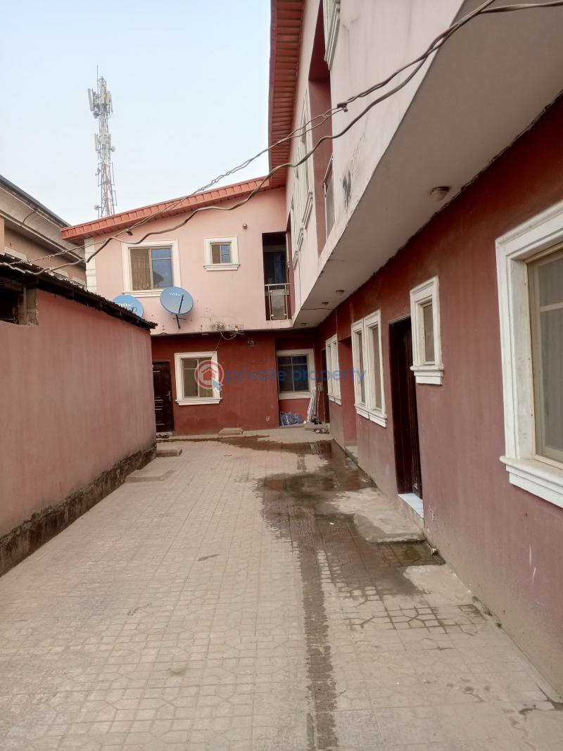 2 bedroom Flat & Apartment For Rent Iyana Oworo Oworonshoki Gbagada Lagos - 1