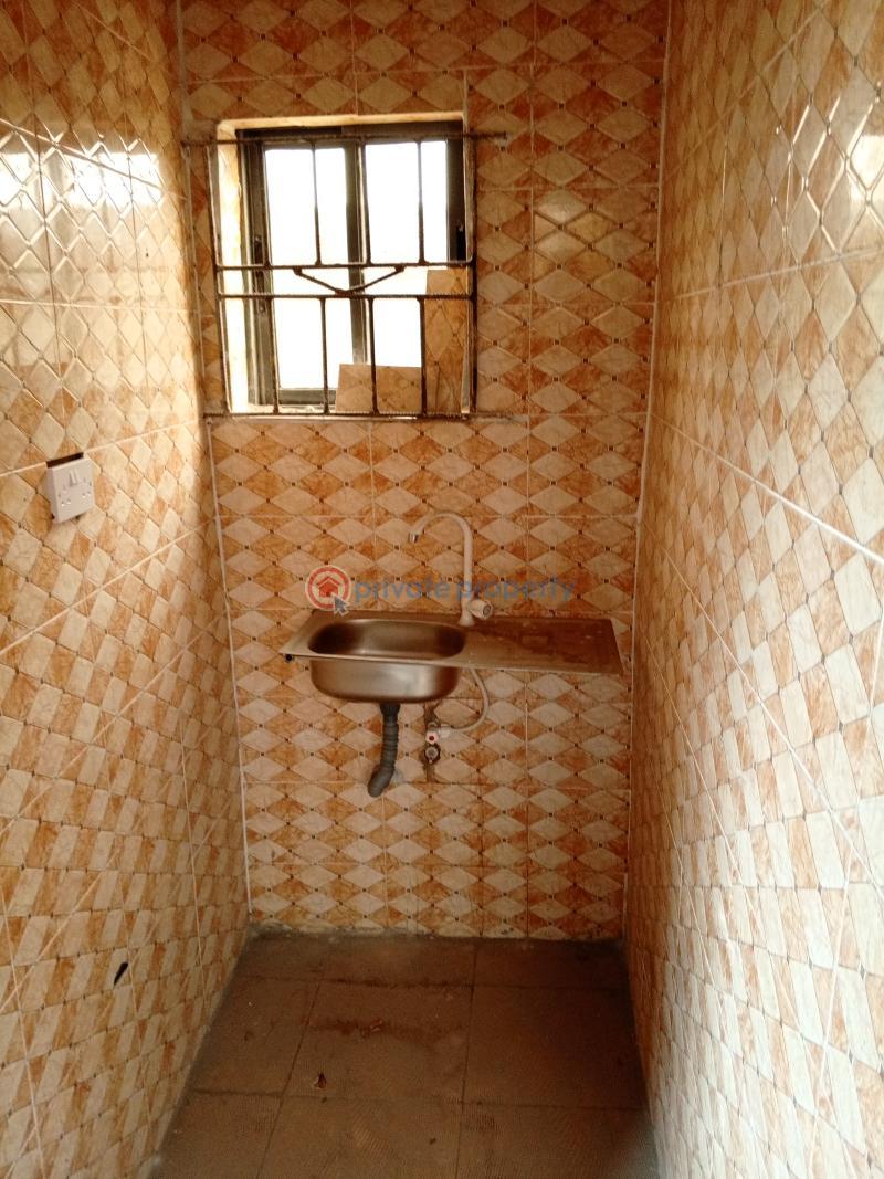 1 bedroom Flat & Apartment For Rent Iyana Oworo By Car Wash Bus Stop Oworonshoki Gbagada Lagos - 4