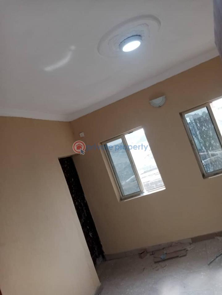 1 bedroom Self Contain For Rent Elebu, Akala Express Ibadan Oyo - 4