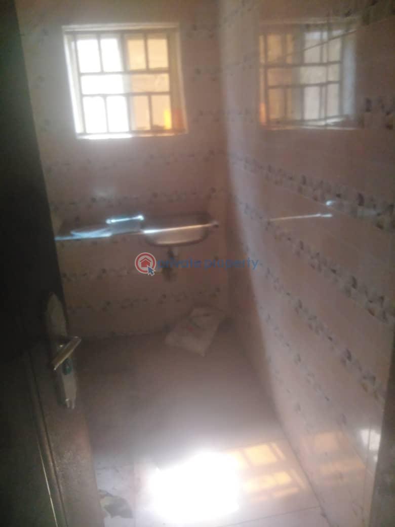 Flat & Apartment For Rent Ologuneru First Power Line, Eleyele Ibadan Oyo - 3