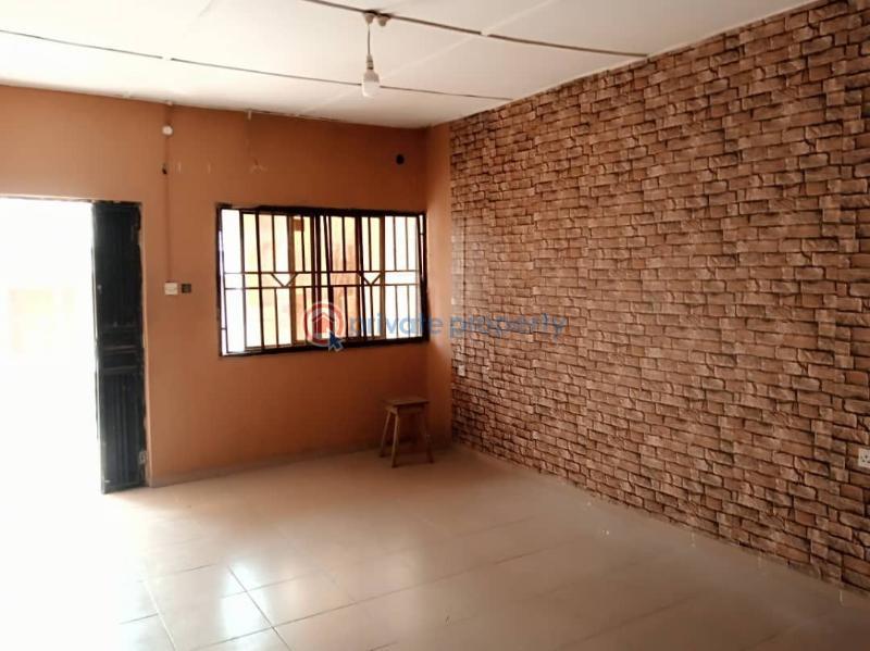 Flat & Apartment For Rent Kaosumu Atere Off Akala Express Oluyole Extension Ibadan Tolu Akin Ibadan Oyo - 2