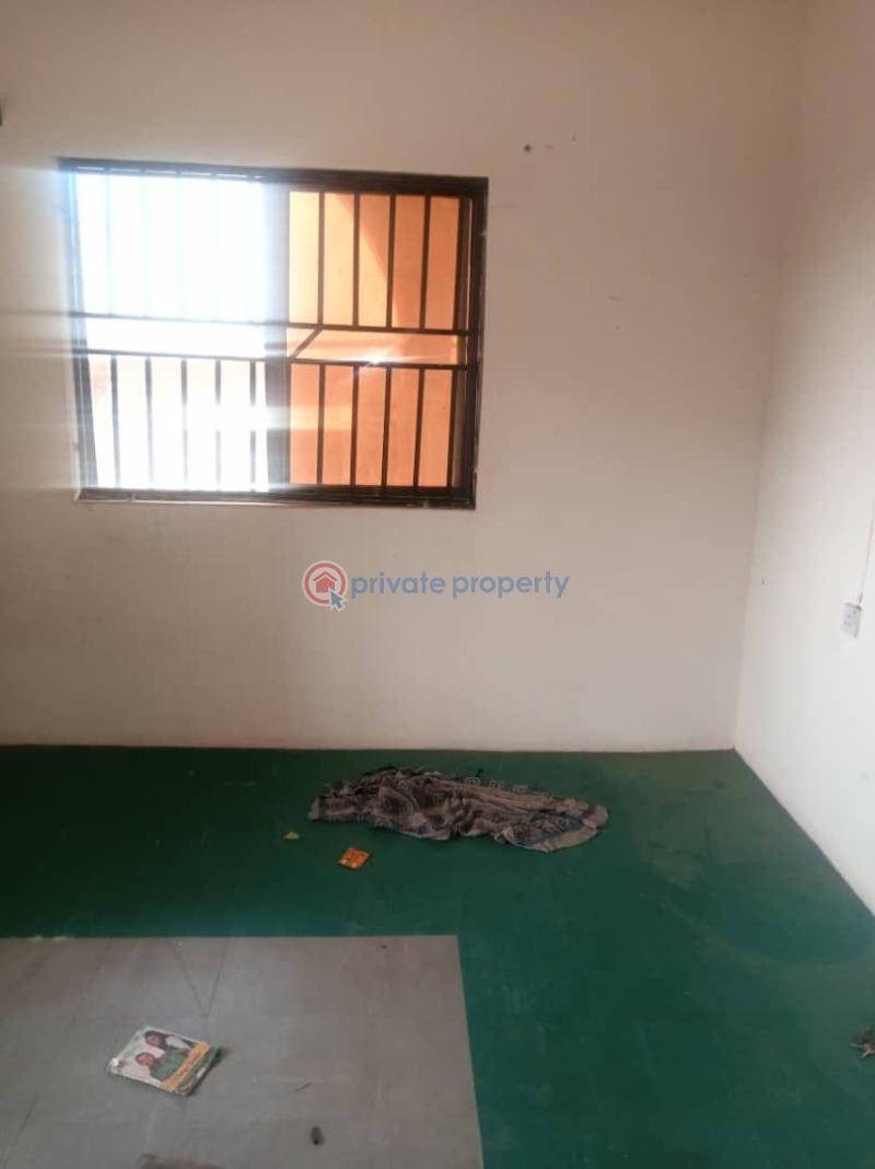 Flat & Apartment For Rent Kaosumu Atere Off Akala Express Oluyole Extension Ibadan Tolu Akin Ibadan Oyo - 5