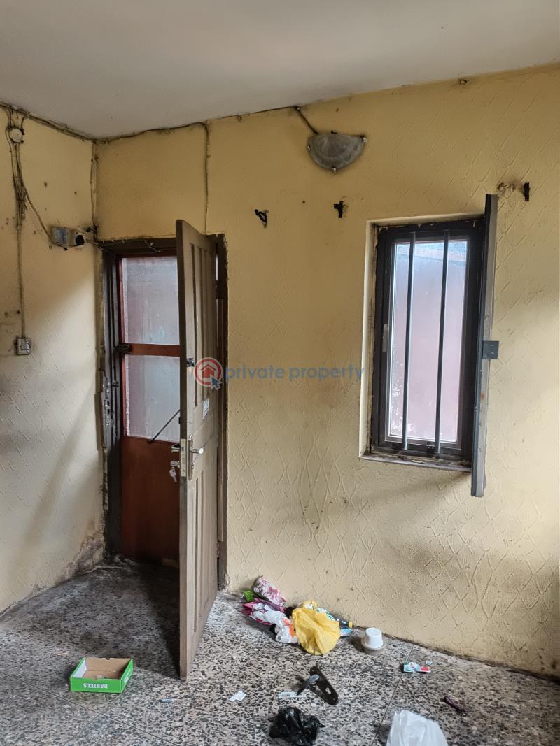 Self Contain For Rent Off Aladelola Street, Ikosi Ketu Ikosi-ketu Kosofe/Ikosi Lagos - 8