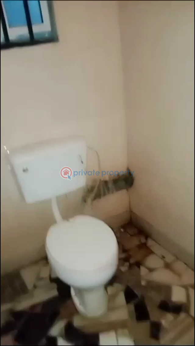 Self Contain For Rent Near Ijesha Express Off Adesina Road Ijesha Surulere Lagos - 5