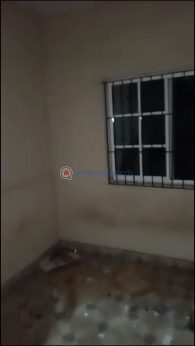 Self Contain For Rent Near Ijesha Express Off Adesina Road Ijesha Surulere Lagos - 1