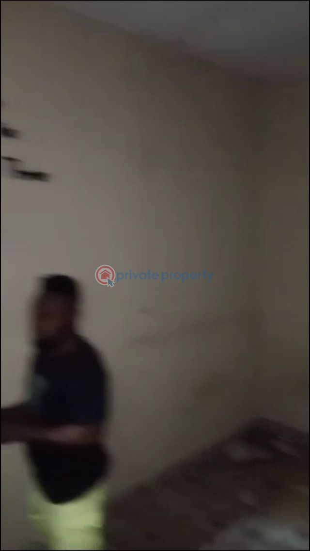 Self Contain For Rent Near Ijesha Express Off Adesina Road Ijesha Surulere Lagos - 2