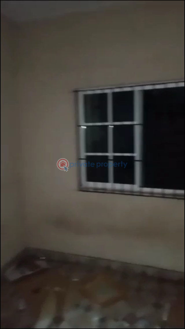Self Contain For Rent Near Ijesha Express Off Adesina Road Ijesha Surulere Lagos - 4