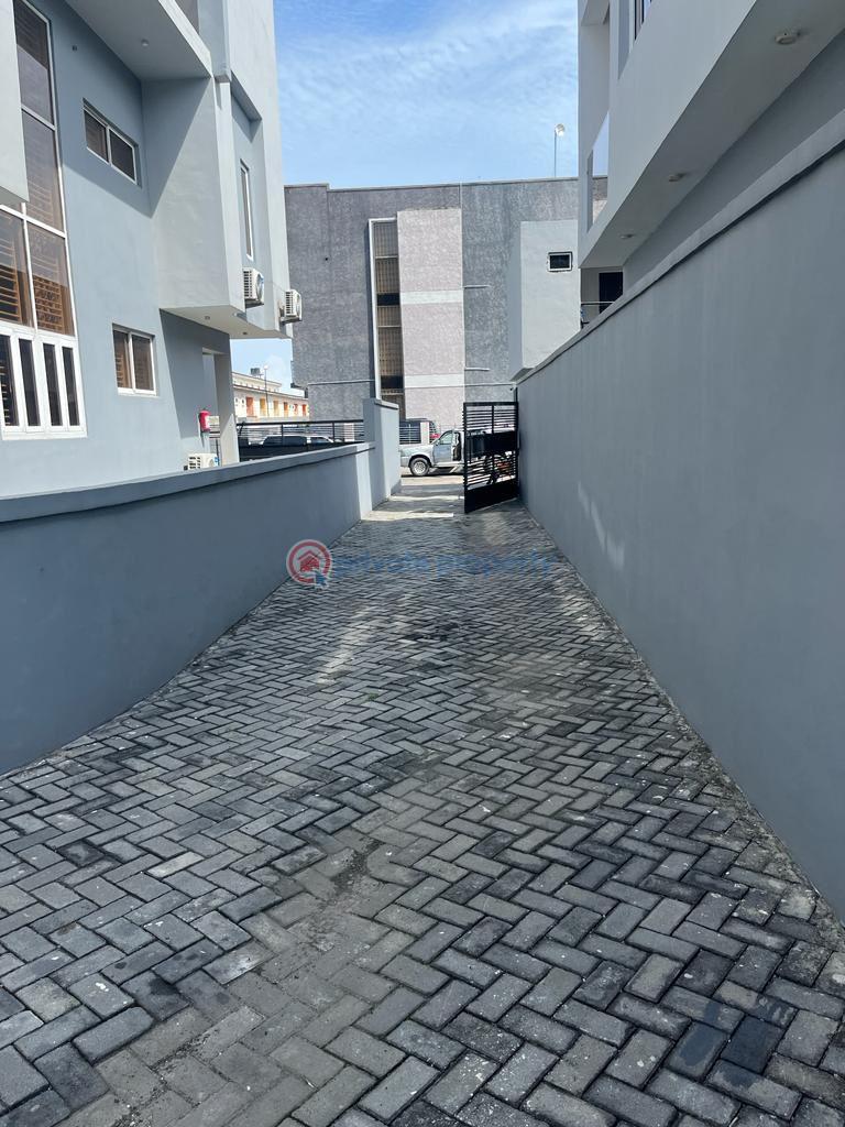 5 bedroom House For Rent Lekki Lagos - 1