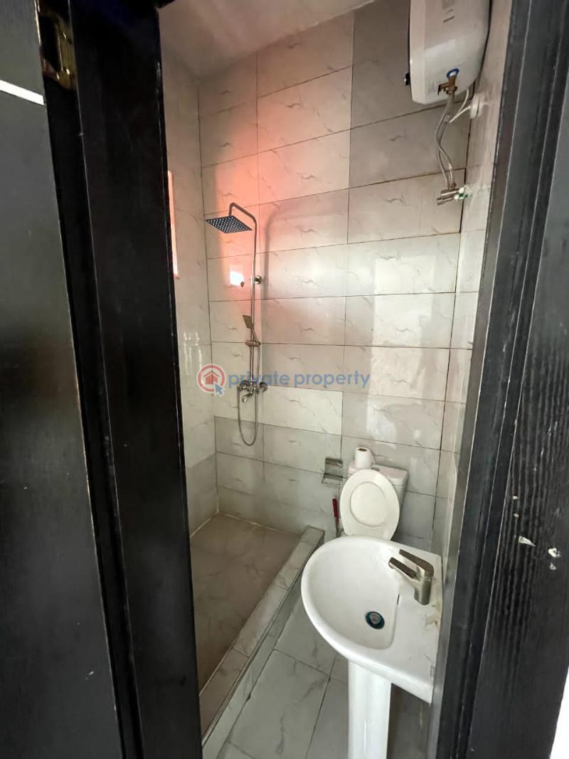 Flat & Apartment For Rent Alpha Beach Road, Lekki Lagos - 0