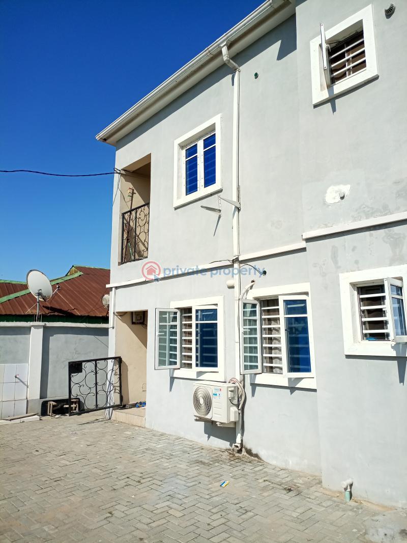 For rent 2 bedroom House Losoro Onimalu In Lakowe Lakowe Ajah Lagos