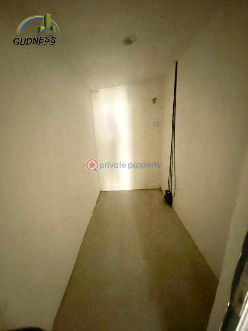 Shop For Rent Lekki Phase 1 Lagos - 3
