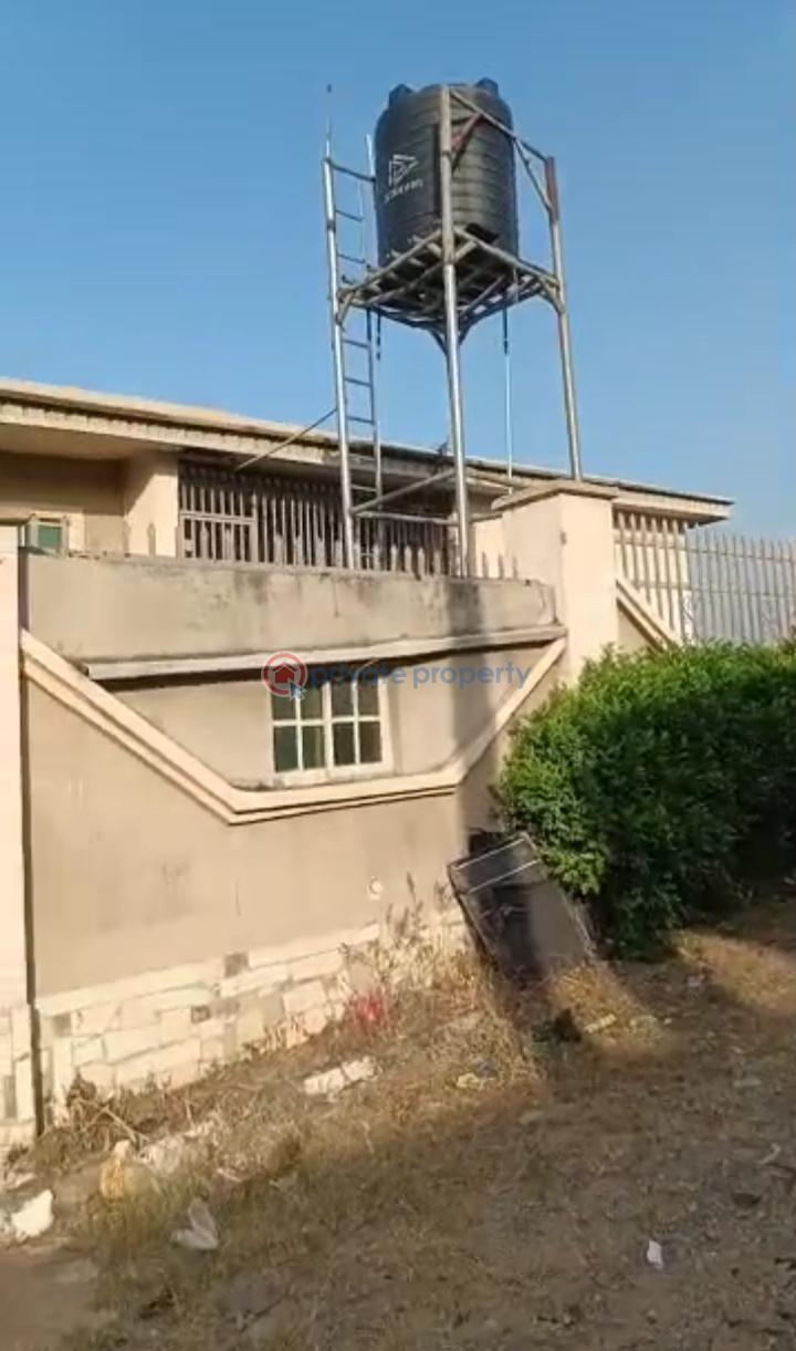 6 bedroom Detached Duplex For Sale Idishin Jericho Ibadan Ibadan Oyo - 3