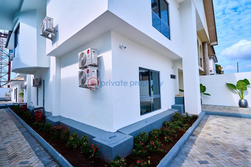 1 bedroom Block Of Flats Short let Lekki Phase 1 Lagos - 1