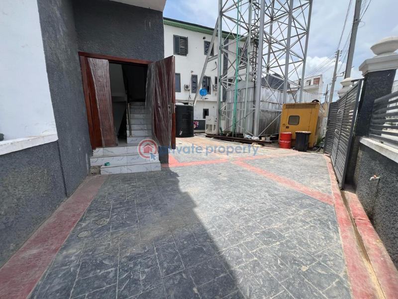 2 bedroom Block Of Flats For Sale Along Lekki Expressway Lagos - 3