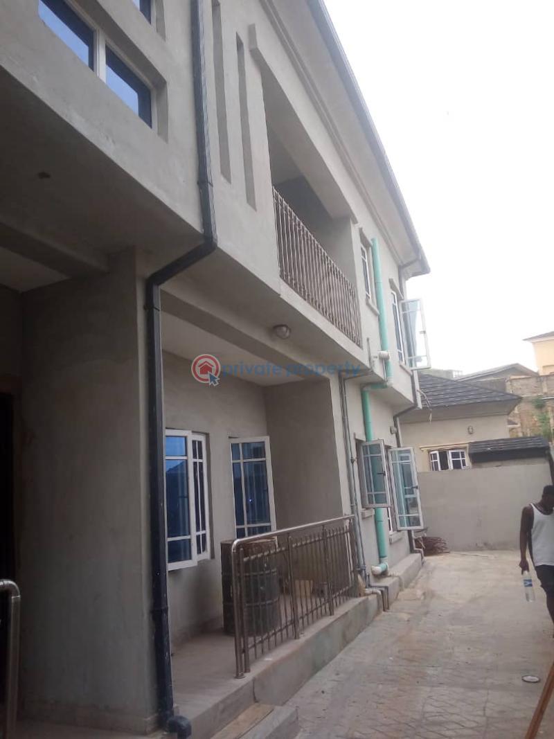 3 bedroom Flat & Apartment For Rent Unlag Estate, Phase 1, Magodo Isheri Ikeja Lagos - 0