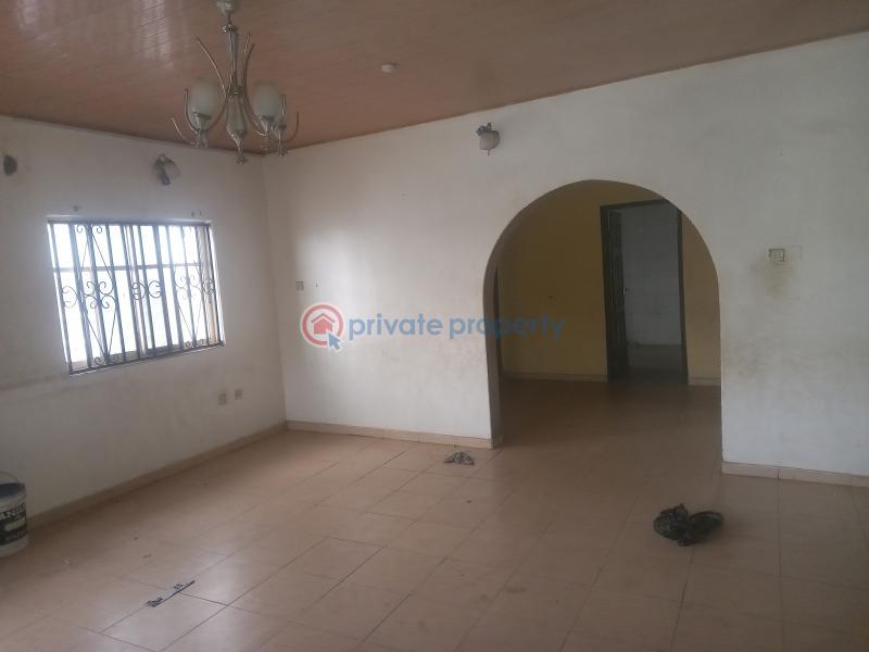 For rent 3 bedroom Flat & Apartment Maplewood Estate Oko Oba Agege