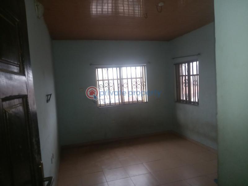 For rent 3 bedroom Flat & Apartment Maplewood Estate Oko Oba Agege