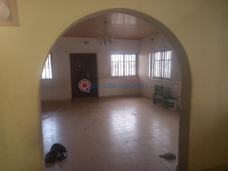 For rent 3 bedroom Flat & Apartment Maplewood Estate Oko Oba Agege