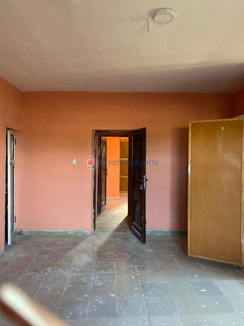 For rent 3 bedroom Flat & Apartment Shop Rite/ Monastery Road