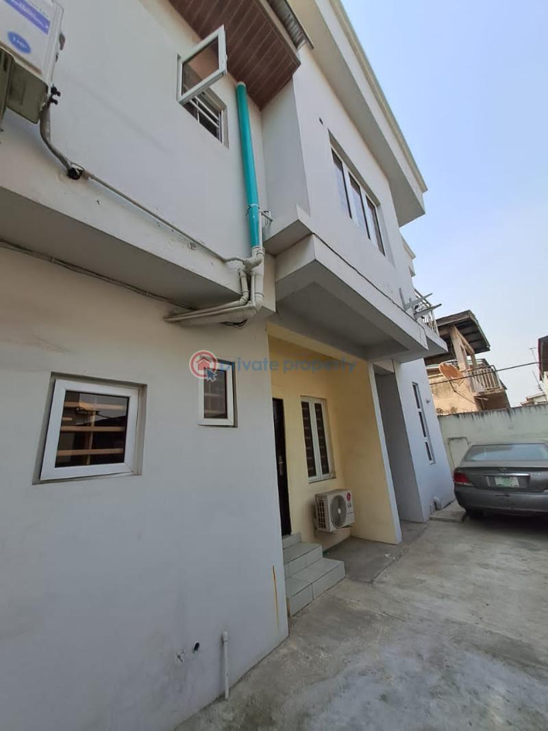 For rent 3 bedroom House Off Coker Road Ilupeju Ilupeju Industrial