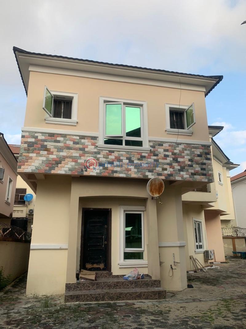 4 bedroom Detached Duplex For Rent Along Lekki Expressway Lagos - 0