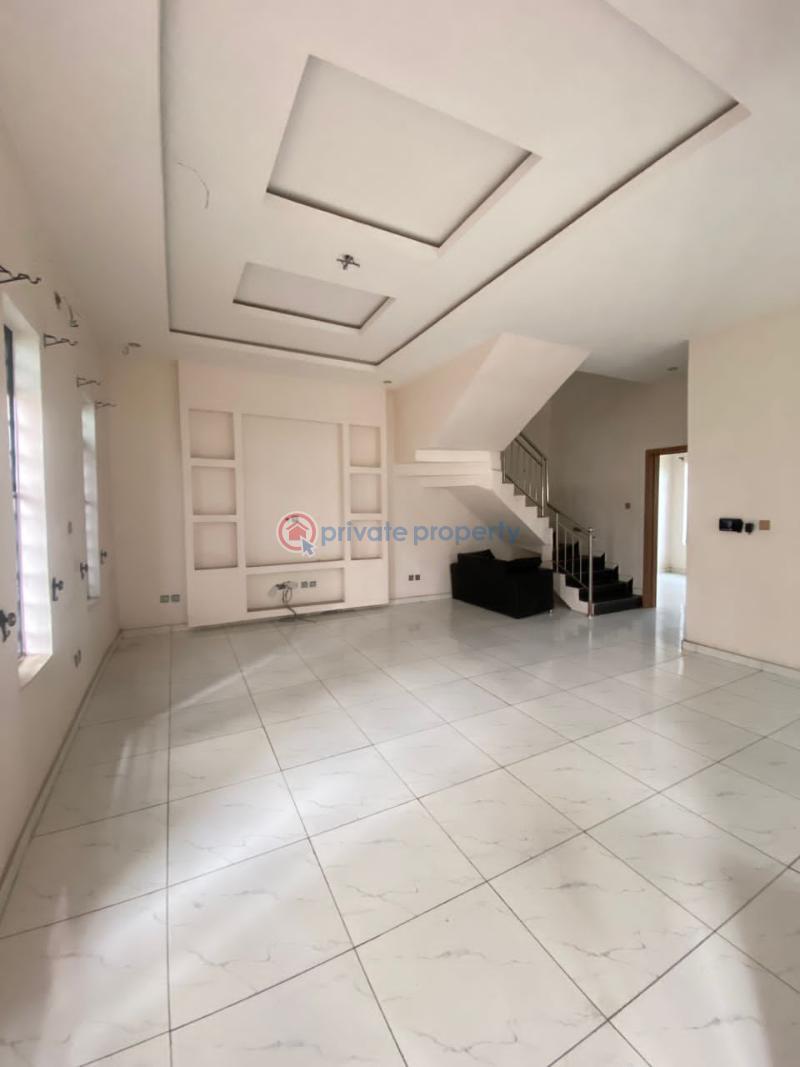 For rent 4 bedroom House Maple Estate Orchid Road Lekki Lagos (PID