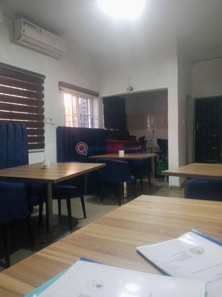 2 bedroom Shop For Rent Surulere Lagos - 1
