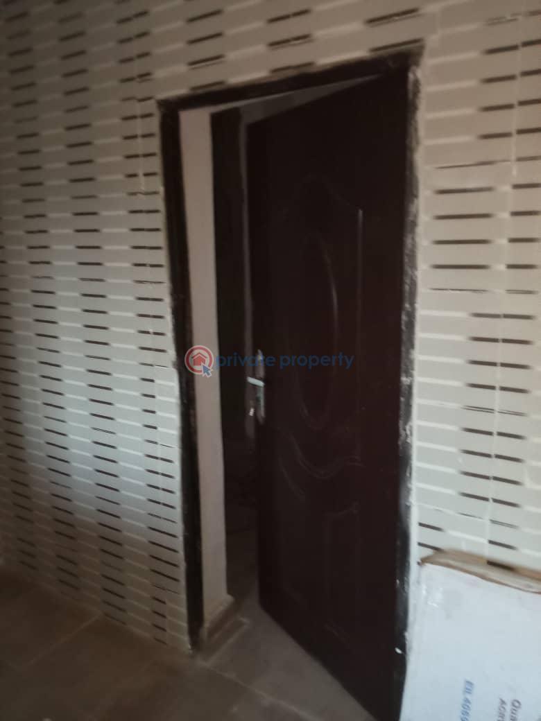 3 bedroom Flat & Apartment For Sale Adekunle Yaba Lagos - 6