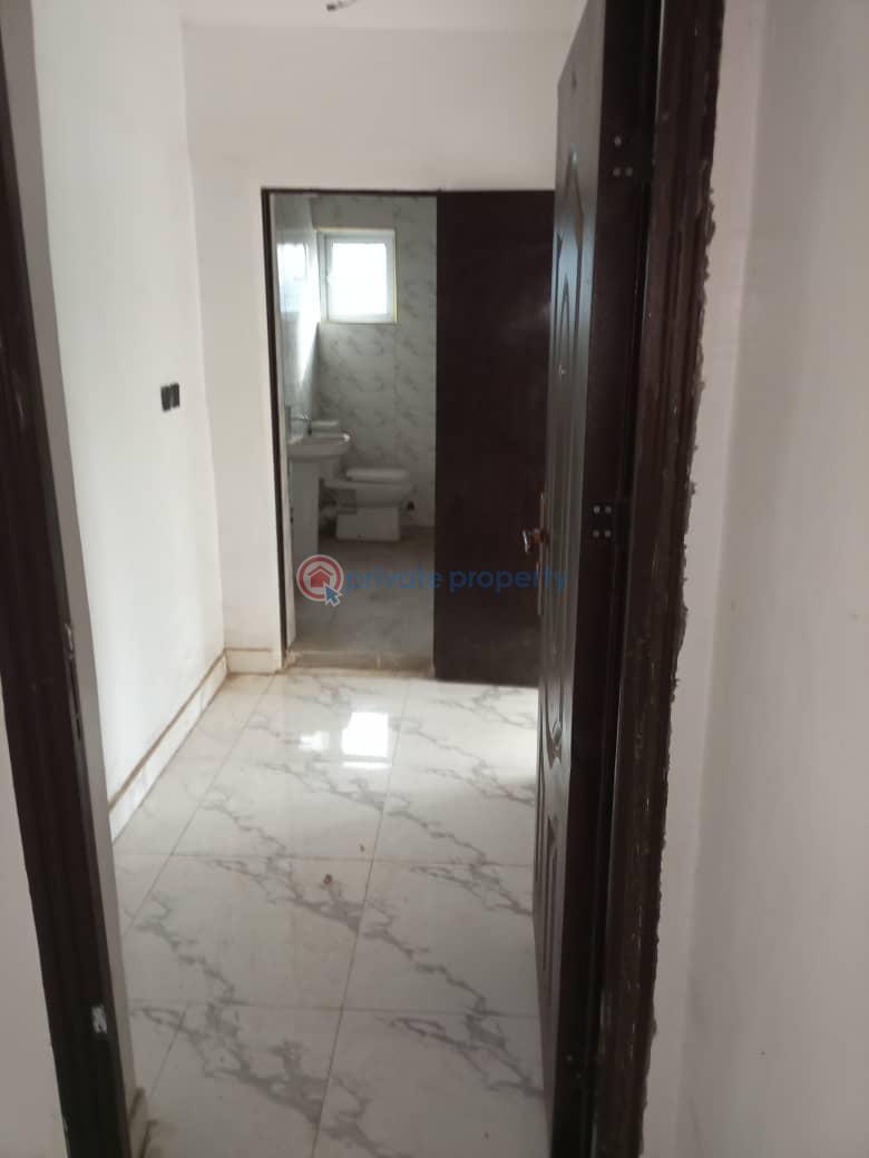3 bedroom Flat & Apartment For Sale Adekunle Yaba Lagos - 2