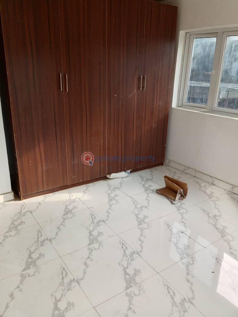 3 bedroom Flat & Apartment For Sale Adekunle Yaba Lagos - 4