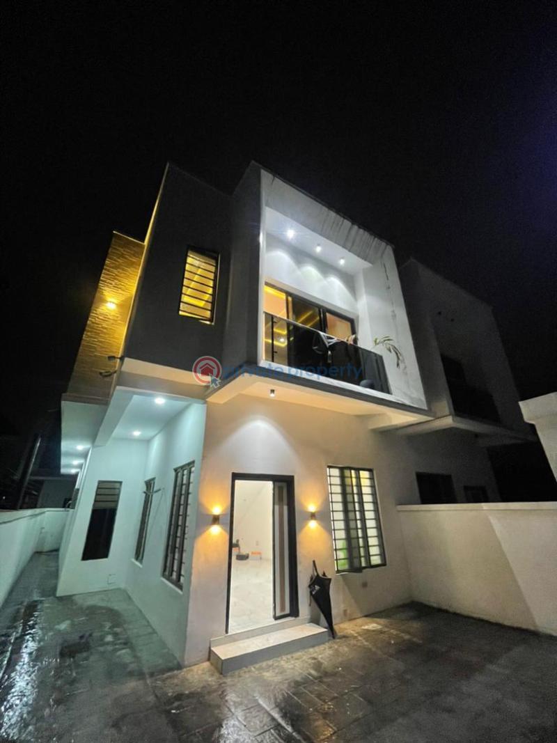 4 bedroom House For Sale Lekki Lagos