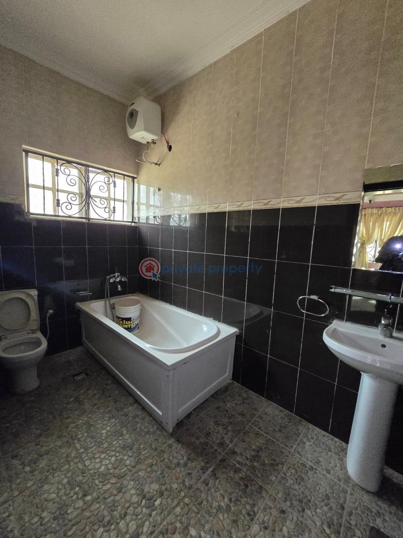 5 bedroom Detached Duplex For Sale Off Npg Gardens, Akala Estate [one Minute Drive To The Estate Gate]. Akobo Ibadan Oyo - 4